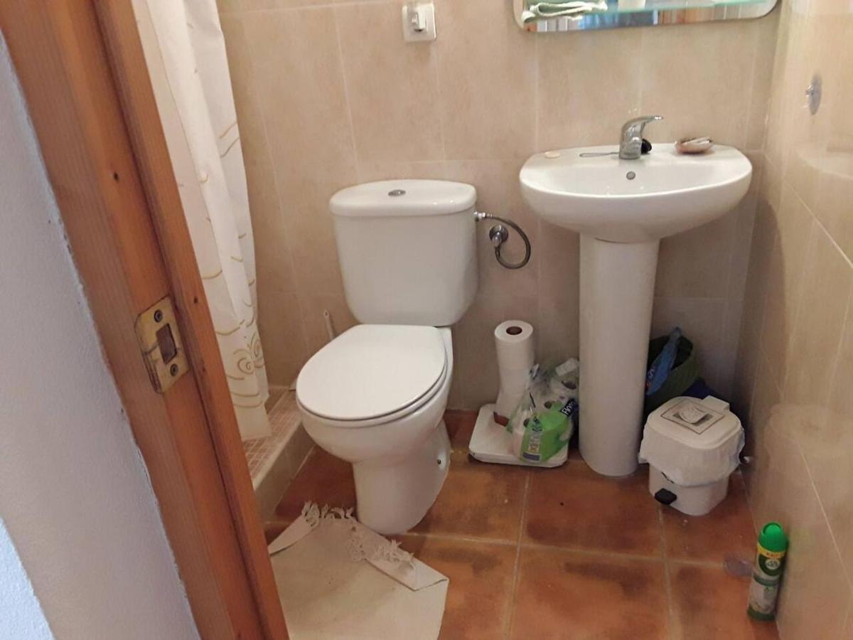 2-Bed Apartment - Sleeps 3 - Parking - Near Albox Ngoại thất bức ảnh